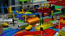 【Chuggington】Wilson & 7 other Chuggington trains running around : Plarail : タカラトミー プラレール (00172)