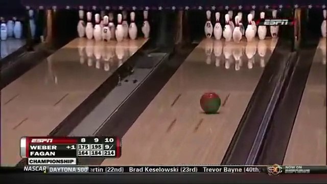 Il réalise un strike énorme et devient dingue après sa victoire au Bowling !