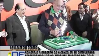 HOMENAJE A ROBERTO DE VICENZO EN SU CUMPLEAÑOS