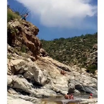 Saut extrême, ce gars est complètement fou !