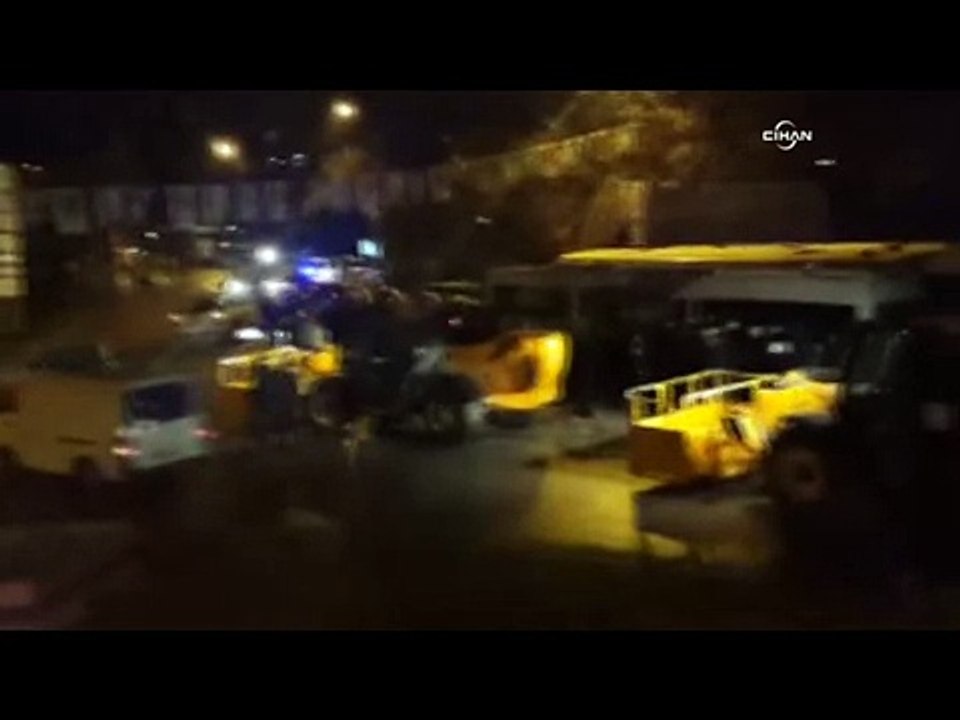 Ankara'da plakası kapalı araçlarla bayrak indirildiği iddiası