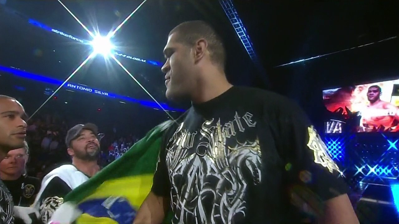 Fedor Emelianenko - Antonio Silva, Strikeforce - Fedor vs Silva, 12.02.2011