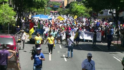 Manifestações pró e contra Maduro