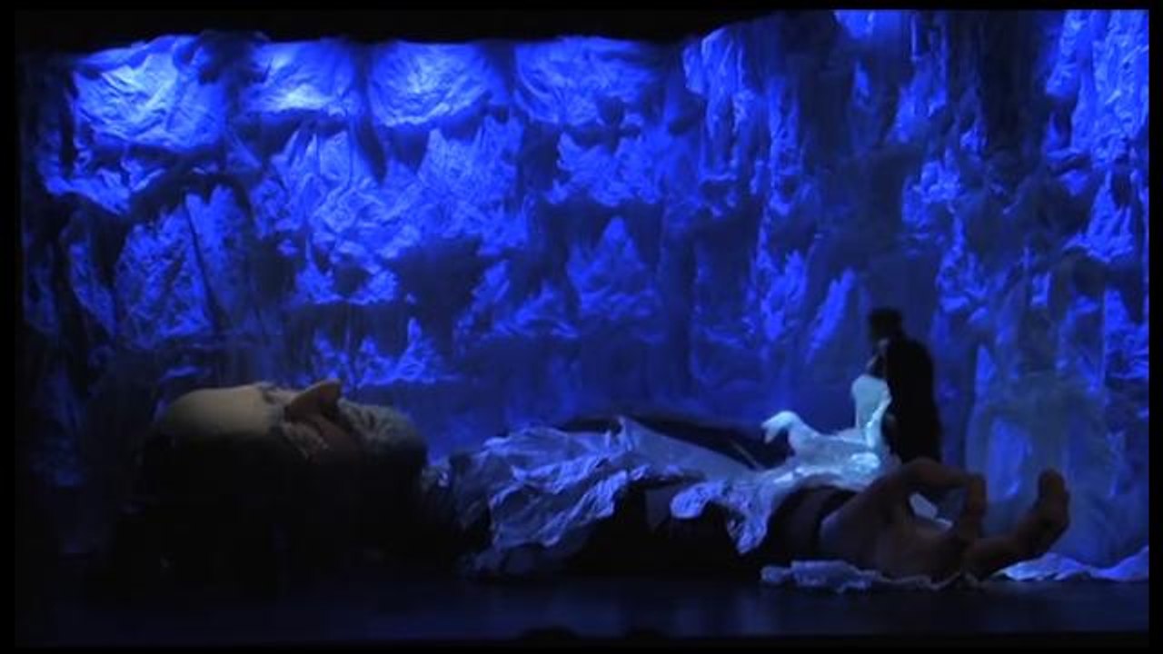 Hamsun, un nobel pronazi, convertido en marioneta para el Festival de Teatro de Bogotá