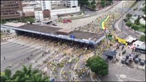 Veja imagens da multidão ocupando a Terceira Ponte, entre Vitória e Vila Velha