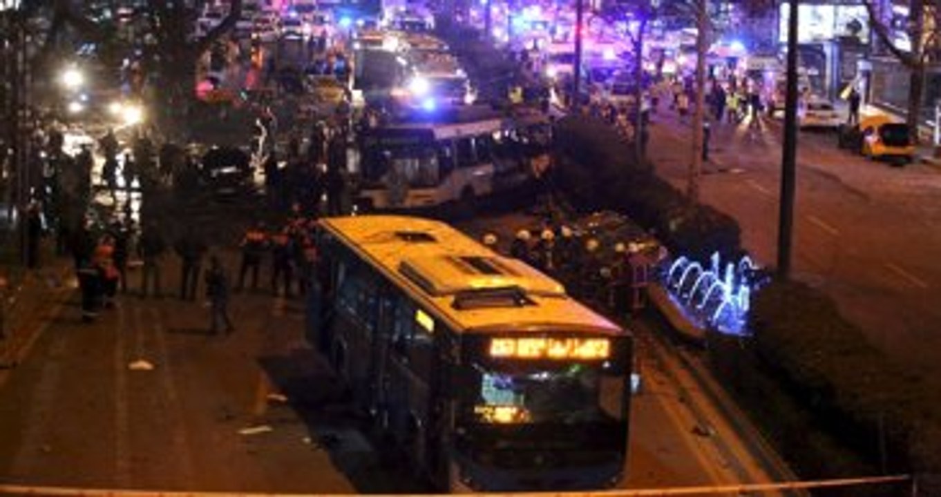 Kızılay Meydanı Yaya Ve Araç Girişine Kapatıldı
