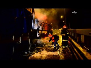 Bolu'da bulgur yüklü kamyonet alev alev yandı