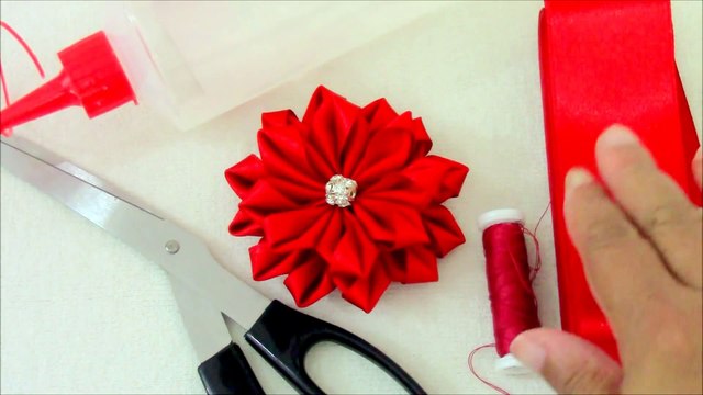 DIY flores Kanzashi red flowers in ribbons