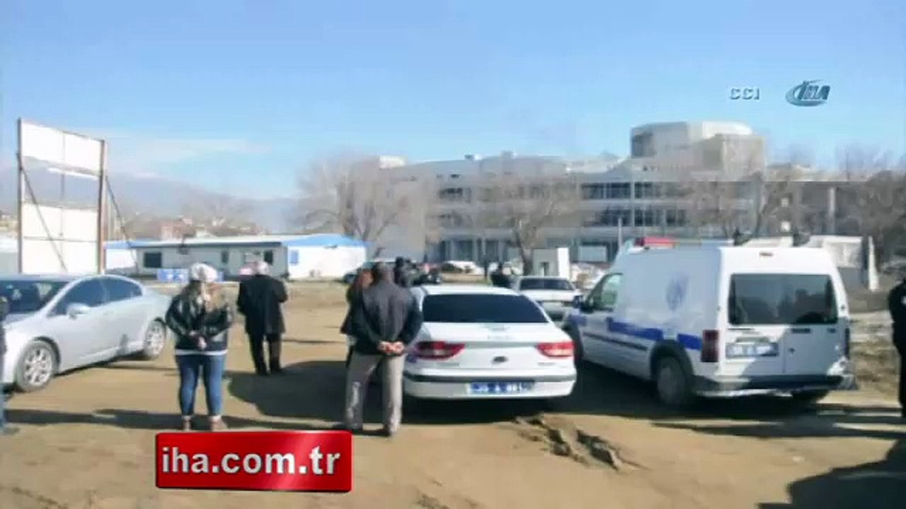 Paralarını alamayan işçiler intihara kalkıştı
