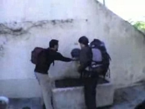 Les Petites Bourrettes - Sous les jupes à fleurs