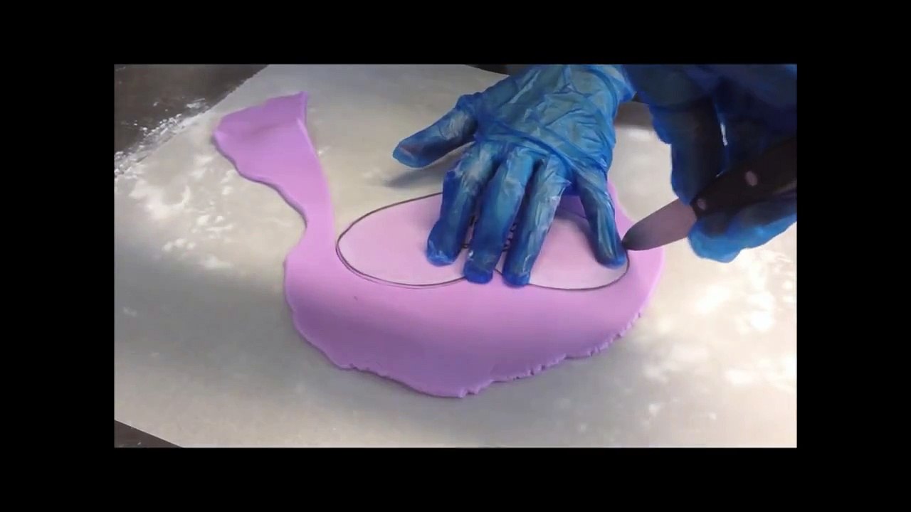 Using Fondant - Cake 2 The Rescue U-BAKE