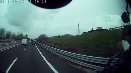 Idiot stops on Italian highway