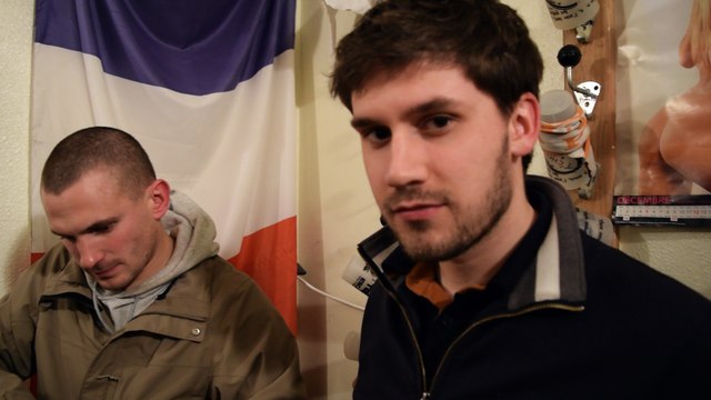 Ambiance aux Bazets avec Bobowl et son couteau de pirate !!!