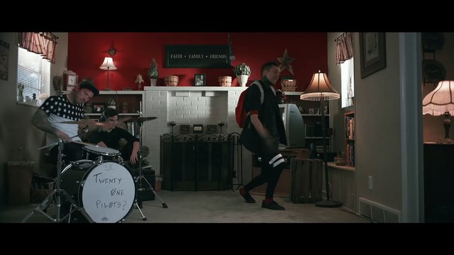 twenty one pilots- Stressed Out