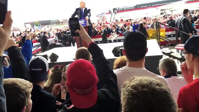 Tentative d'attaque d'un protestataire contre Donald Trump lors de son meeting à Dayton