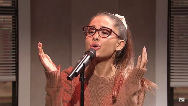 Ariana Grande imite Brit­ney Spears, Shakira et Rihanna à la perfection