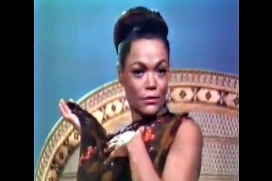 EARTHA KITT - ÜSKÜDARA GİDERKEN(Live 1967)