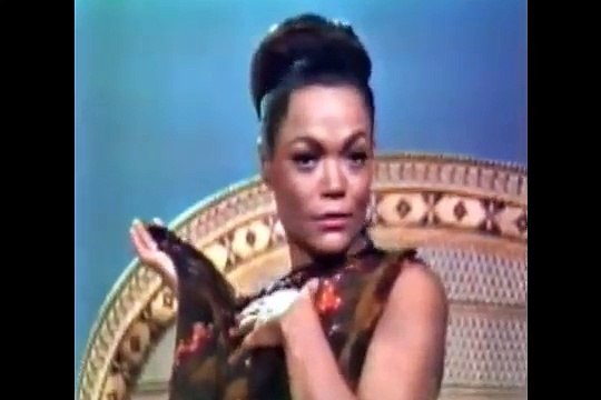 EARTHA KITT - ÜSKÜDARA GİDERKEN(Live 1967)