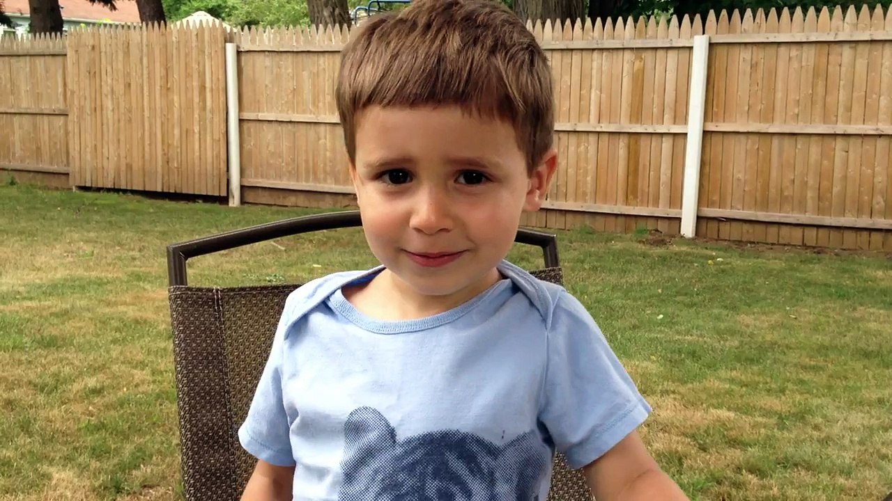 Toddler boy sings Bob Marley's Three Little Birds video Dailymotion