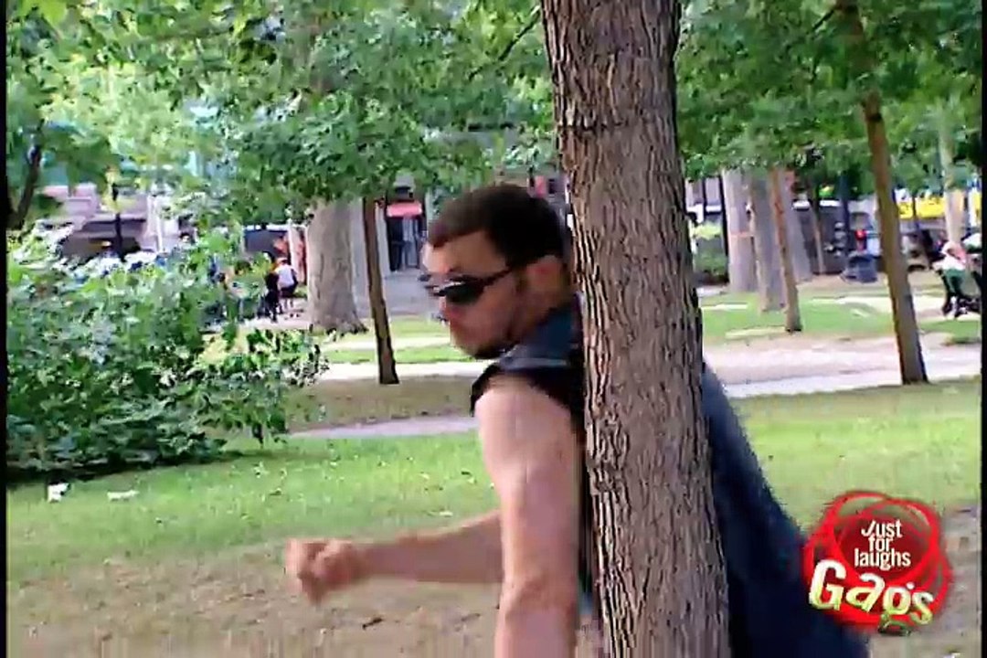 Relax Daily_Personal Bodyguard Prank
