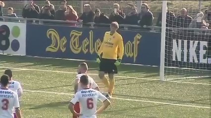 Van der Sar broni karnego w IV lidze!