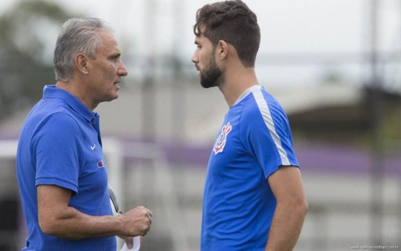 Tite mantém dúvidas no time e Felipe recebe placa pelos 100 jogos no Timão