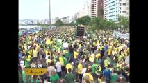 Porto Alegre tem manifestações contra e a favor do governo Dilma