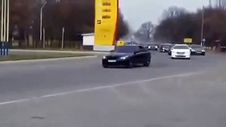 Russian Mafia in BMW with a Kalashnikov stops traffic 2014