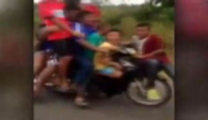 Bir motosiklete kaç kişi biner?