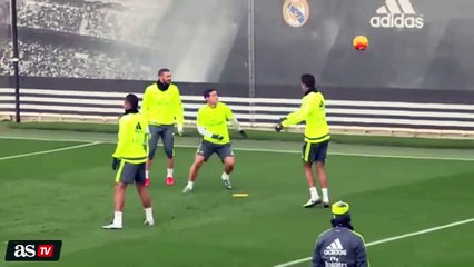 El gol sin ángulo de James Rodríguez con la derecha en el entrenamiento