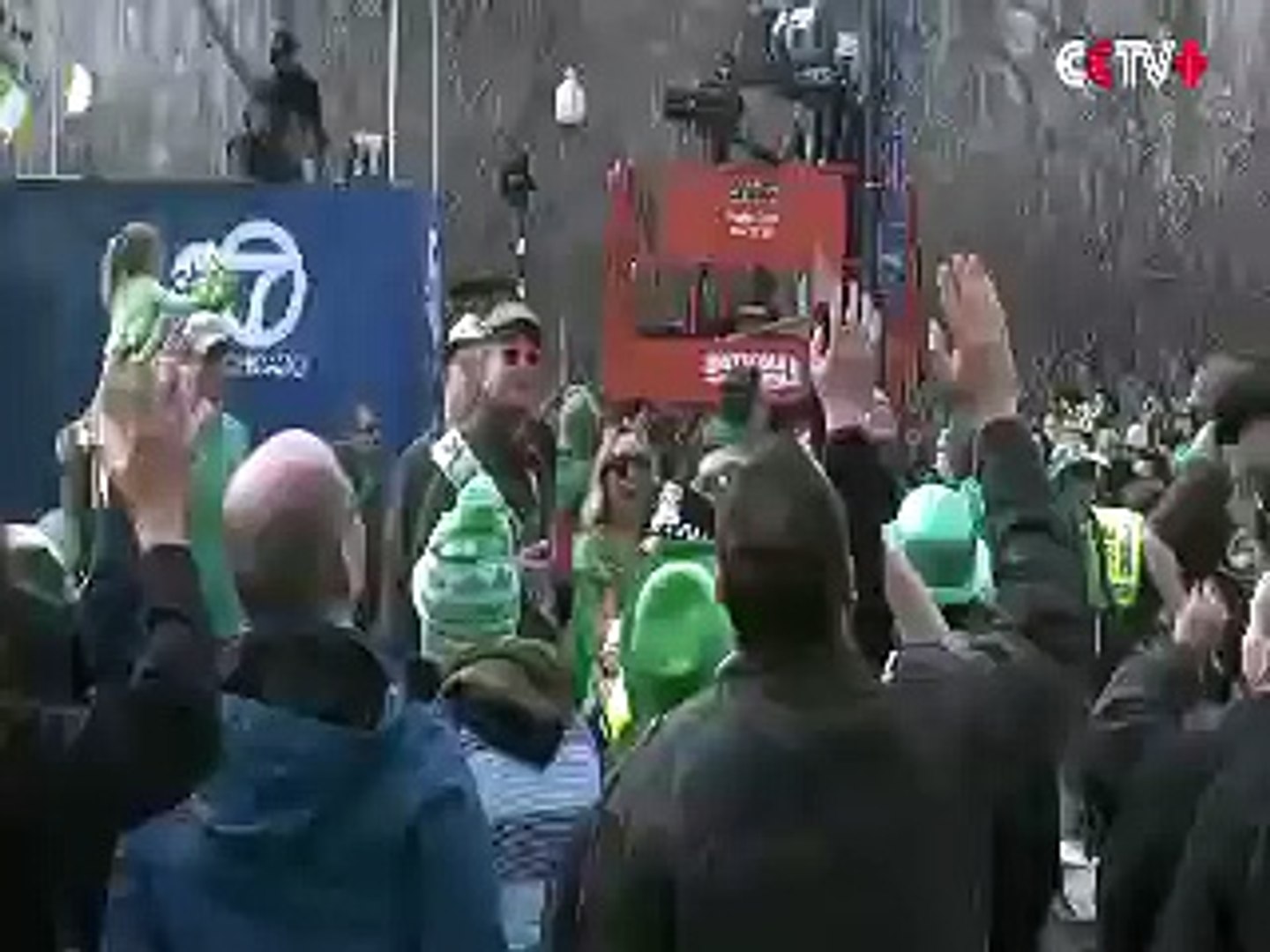 St. Patrick's Day Parade, Chicago River Turns Green