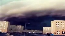 فيديو..مخلفات إعصار الإمارات : إصطدام الطائرات وسقوط مباني ومنشآت وإقتلاع الأشجار.. !!!