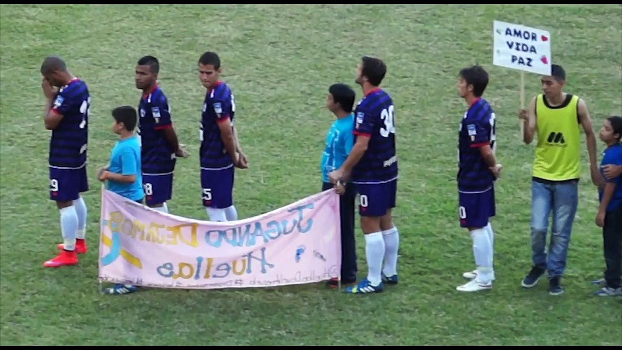 Mariano Diaz Ramirez: Metropolitanos FC acompañado al terreno de juego por niños de la Fundación Huellas Down Venezuela