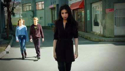 Tuğba Özerk - Aynı Semtin Çocukları