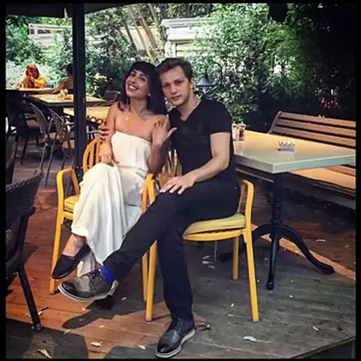 KIRGIN ÇİÇEKLER KAMERA ARKASI YENİ GÖRMEDİKLERİNİZ