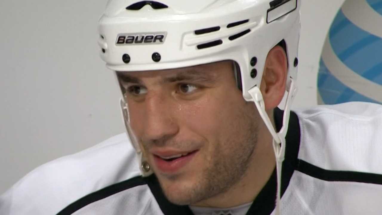 Lucic, Kings Rout Slumping Blackhawks