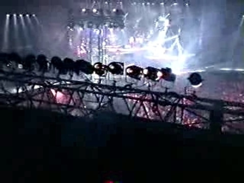 GLOBE - Cant Stop Fallin In Love