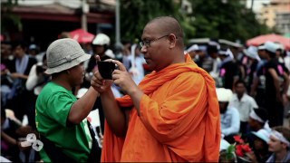 Cambodge: le moine multimédia