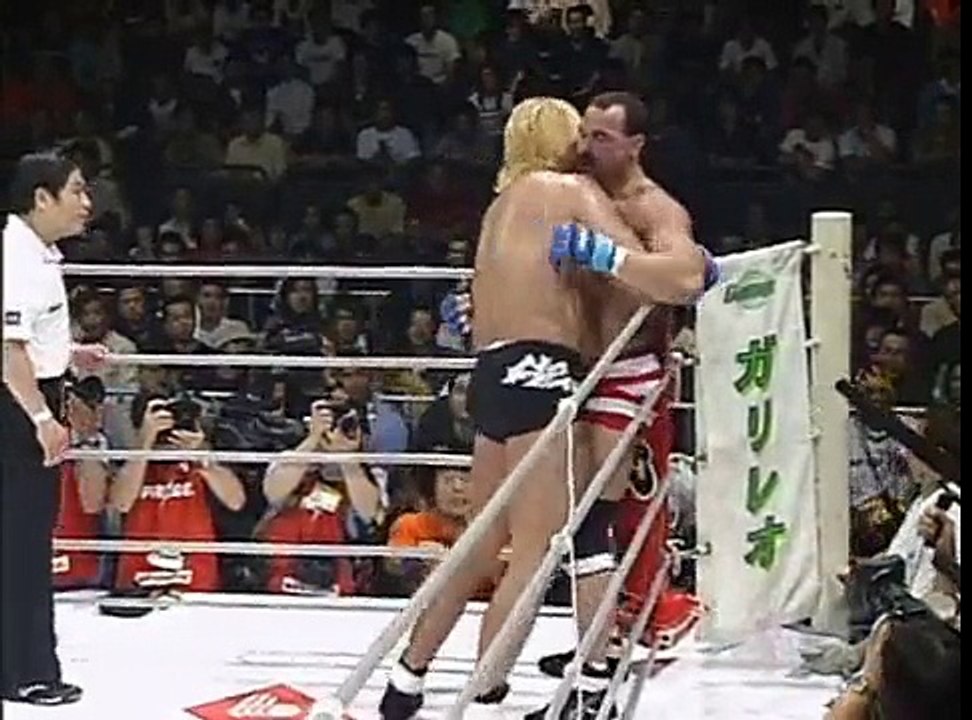 Don Frye vs Yoshihiro Takayama - Pride 21