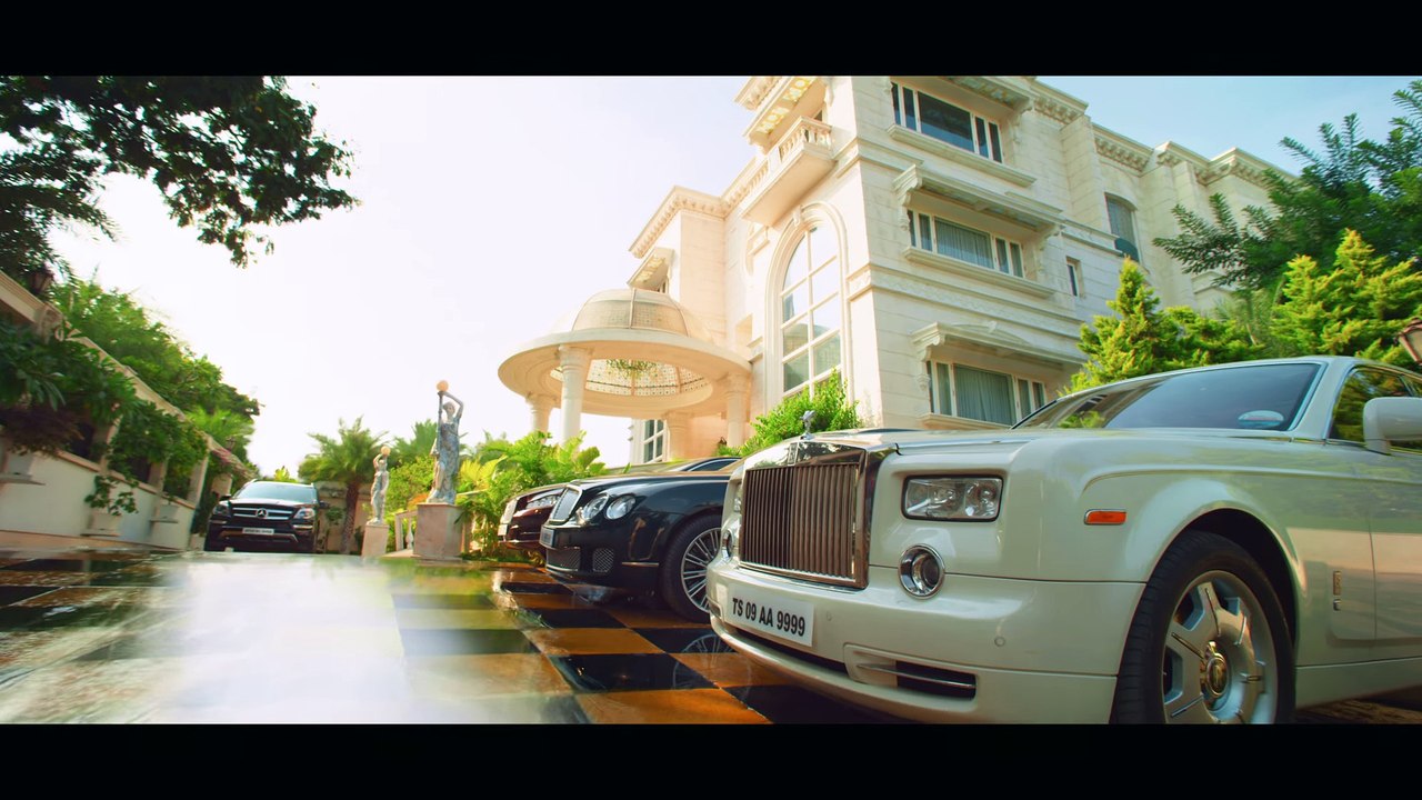 Oopiri Theatrical Trailer  Nagarjuna ,  Karthi ,Tamannaah