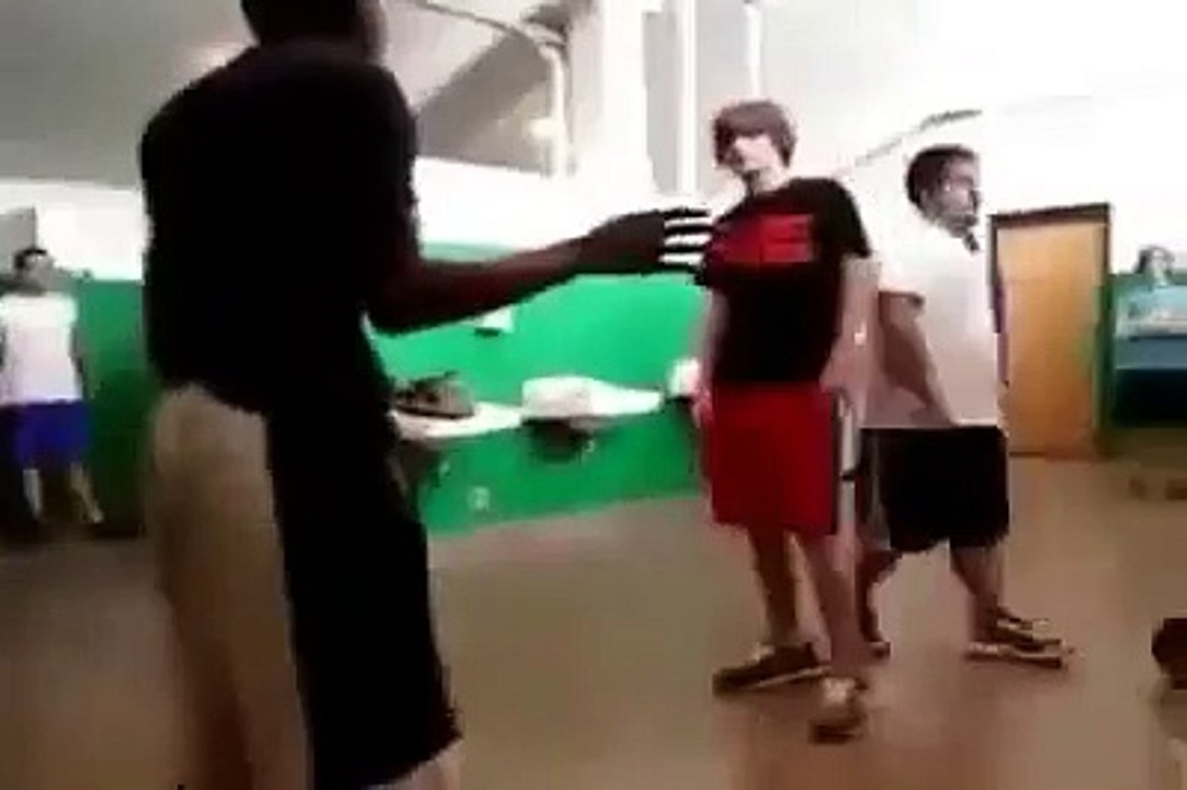 two boys fight crazy in school USA