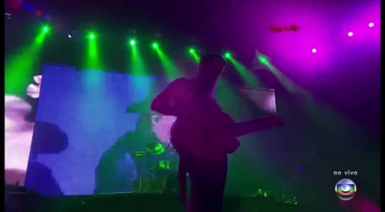 Patience Comparing Young Axel w original band to Older Axel w new band & Scott Weiland w original band Velvet Revolver