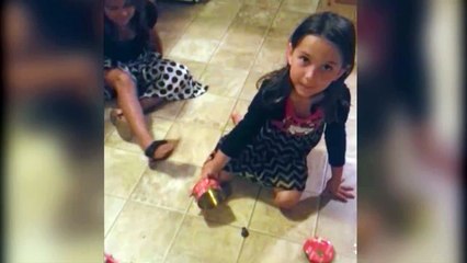 Une fillette a la peur de sa vie à cause d'une grenouille