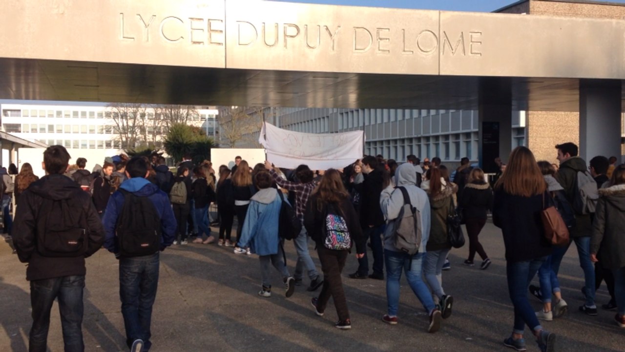 Loi Travail : 300 lycéens dans la rue