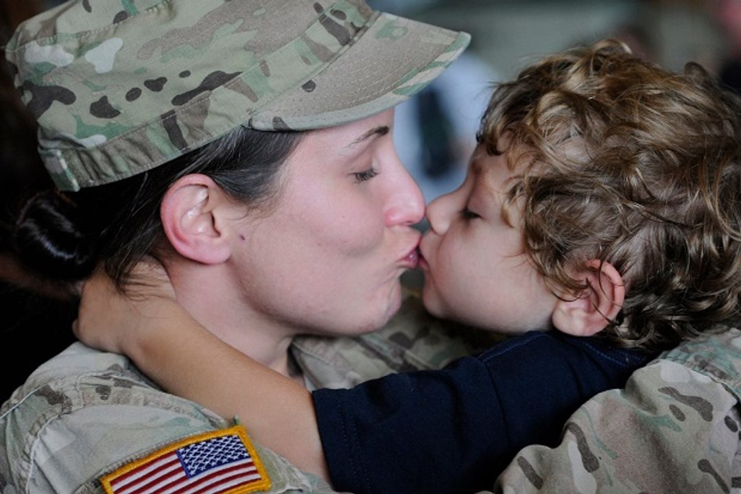 Military mom surprises daughter!!!