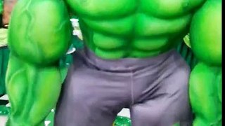 Hulk quebrando tudo