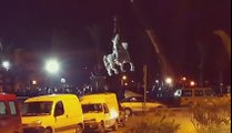 ارجاع تمثال الرئيس الراحل الحبيب بورقيبة الي مدخل مدينة المنستير