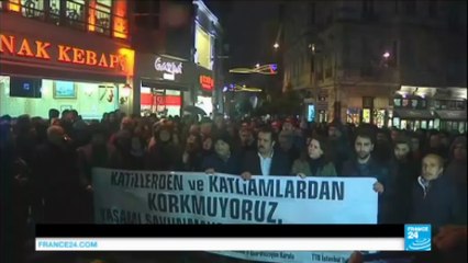 Attentat d'Ankara : des dizaines de Turcs crient leur colère contre Erdogan