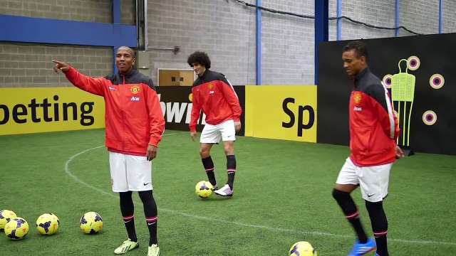 Manchester United's Young, Fellaini and Nani show off their skills