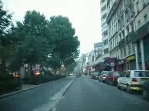 Paris 18eme Boulevard de Rochechouart et boulevard deClichy